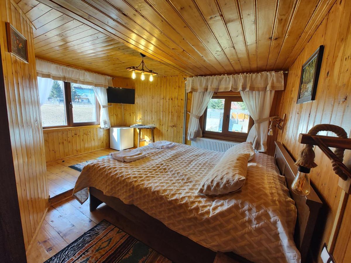 Villa Sezatoarea Lupilor Lepşa Esterno foto